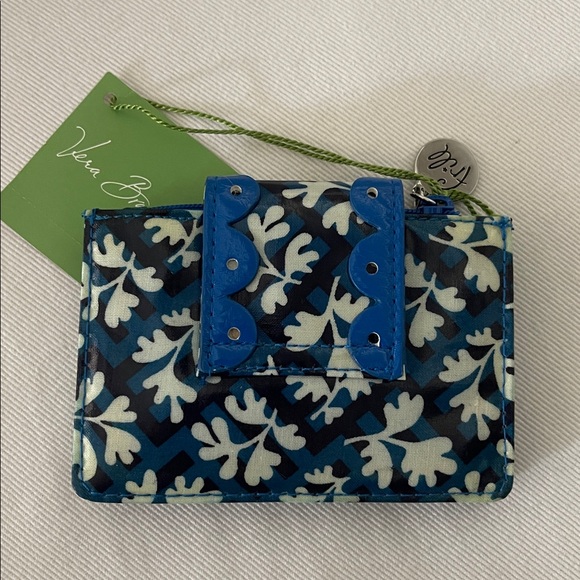 NWT Vera Bradley Blue Lagoon Trifold “Frill” Card Holder - Picture 2 of 9